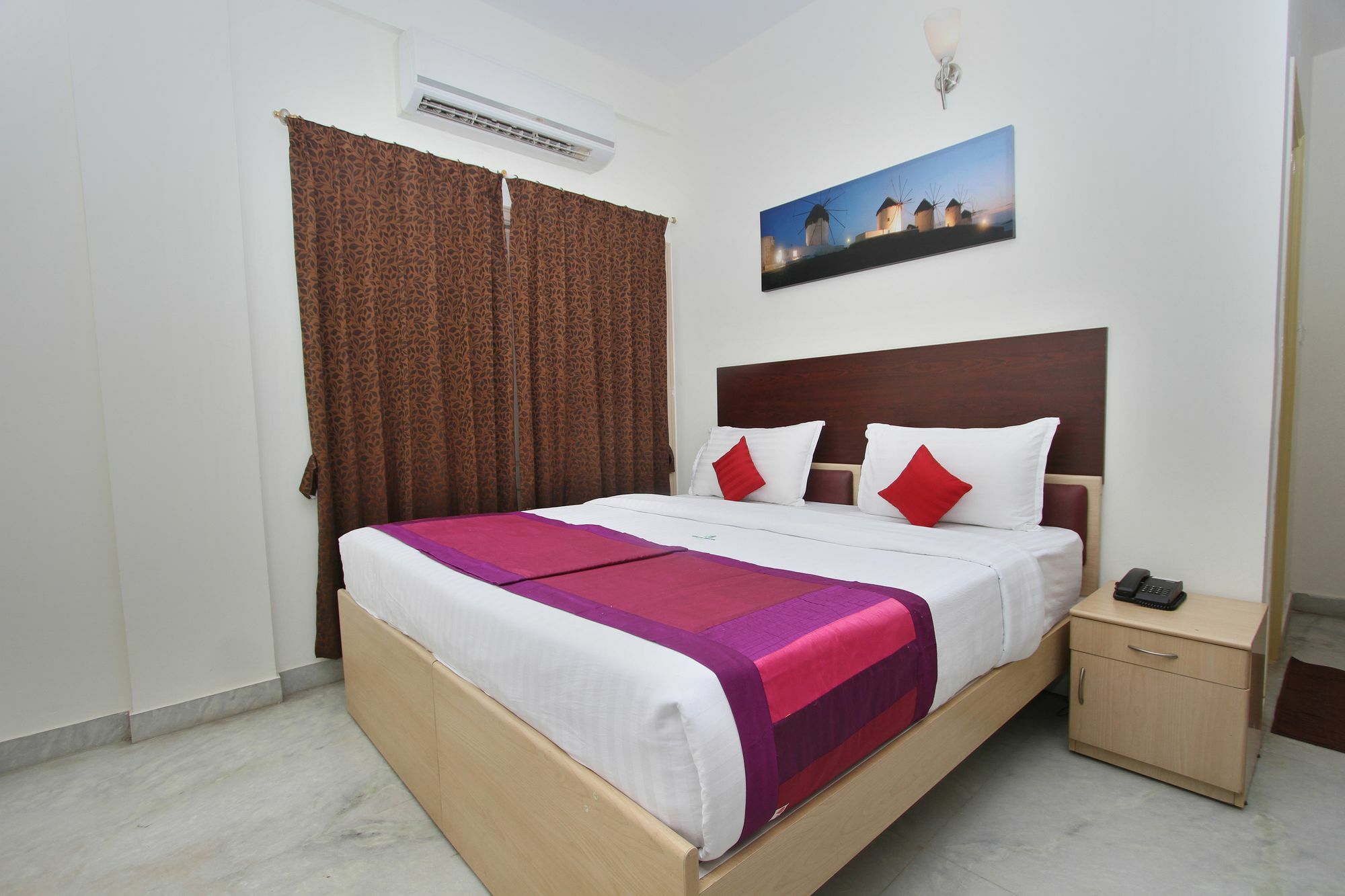 Capital O 5379 The Roy Grand Inns Bengaluru Kültér fotó